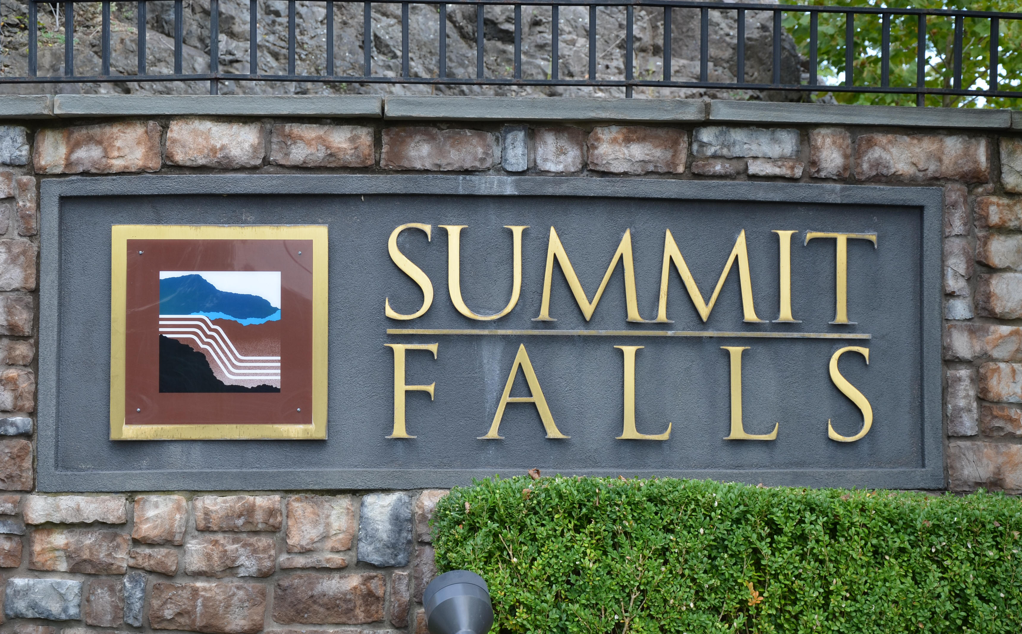 Summit Falls, Pompton Lakes Passaic County NJ Luxury Townhomes for Sale